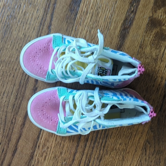 Little Kids Minnie and Mickey Disney High-Top Vans, Size 10.5 - Picture 2 of 5